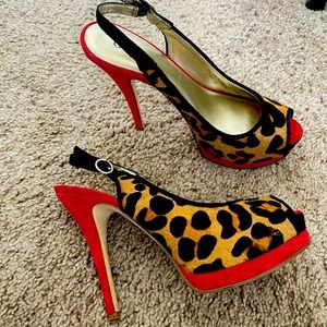 Leopard Guess Pumps